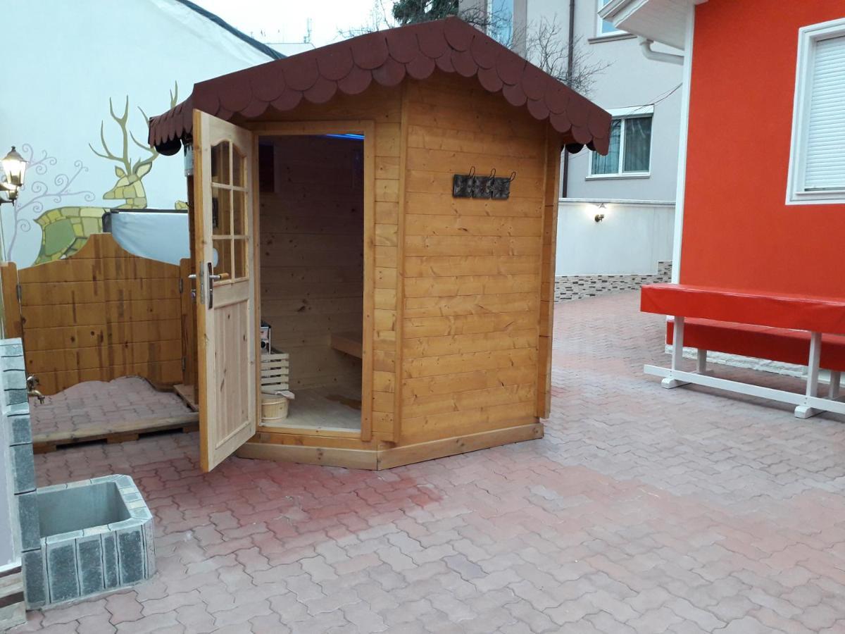 丘斯滕迪尔 Red House酒店 外观 照片