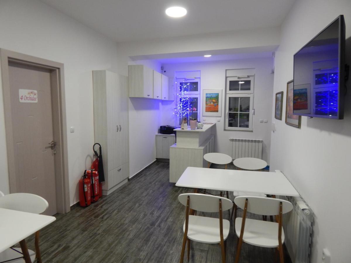 丘斯滕迪尔 Red House酒店 外观 照片